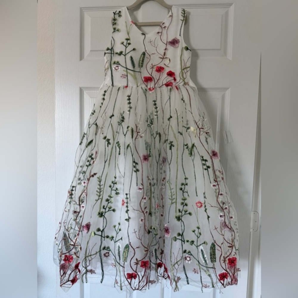 White Floral Embroidered Girls' Formal Dress